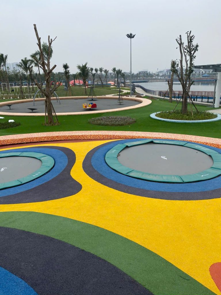 Thi công sàn cao su EPDM (3)